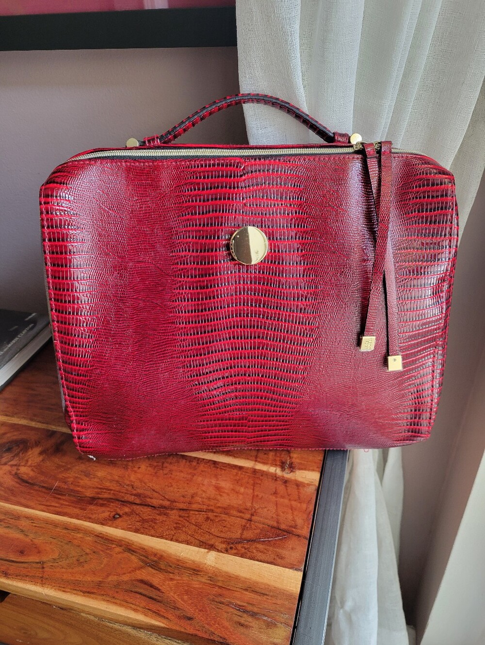 MINT Estee Lauder Large Red Cosmetic Make Up Travel Case Handle Square Zipper